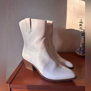 Scoop White Ankle Boots
